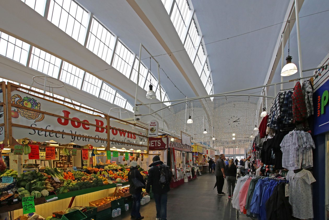 Innvendig utsikt over Pannier Market, Plymouth av Unbekannt Unbekannt