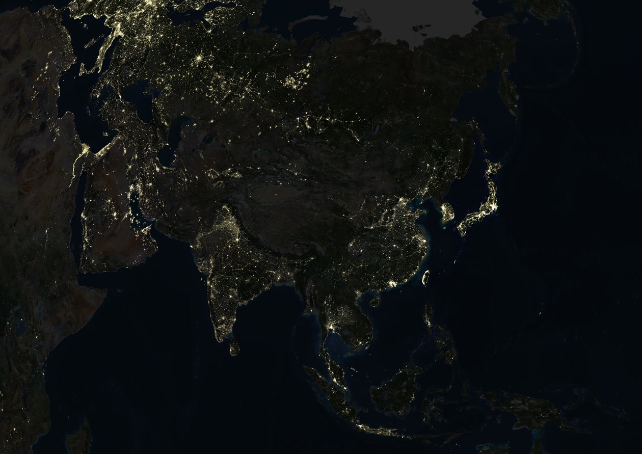 Asia om natten, ekte fargesatellittbilde av Unknown