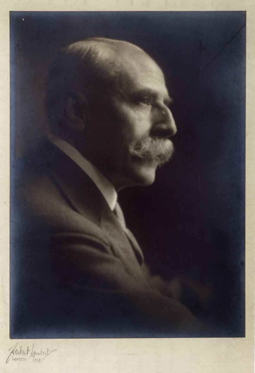 Portrett av Edward Elgar, 1921. av Unknown