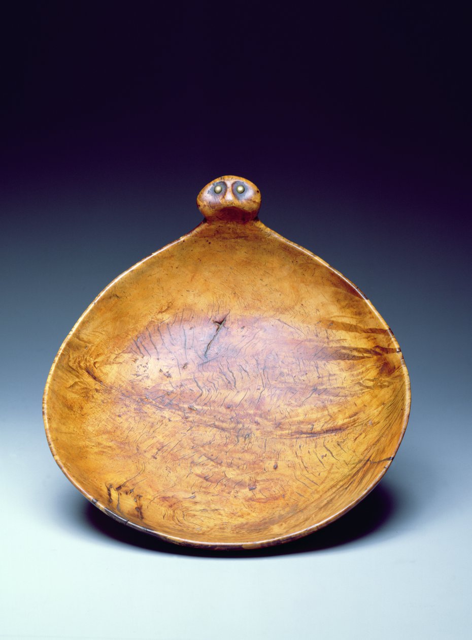 Bowl, Eastern Sioux, indianer, ca. 1850 (utskåret og polert lønn med messingstifter) av American School