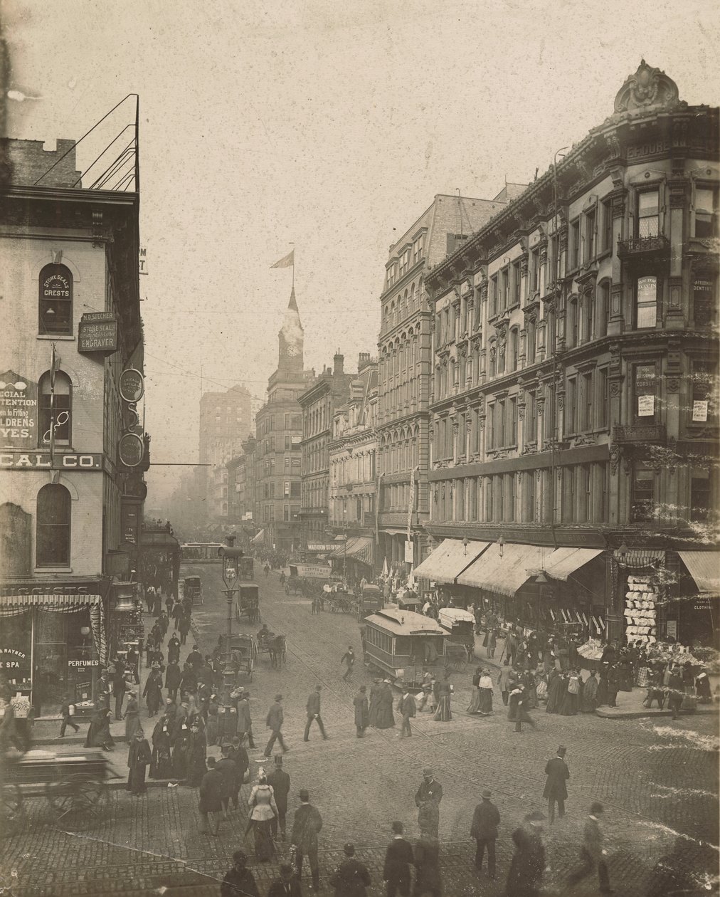 Utsikt over Madison Street vestover fra State Street, Chicago, 1889 av American School