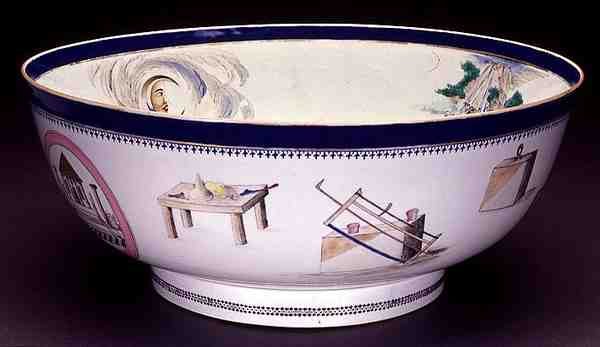 Famille Rose Export Masonic Bowl, Qianlong-periode, 1736-95 (porselen) (se også 133044 og 133045) av Chinese School