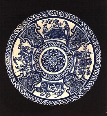Delft melkepanne, laget for Mary II (1662-94) etter hennes tiltredelse i 1688 (lertøy) av Dutch School