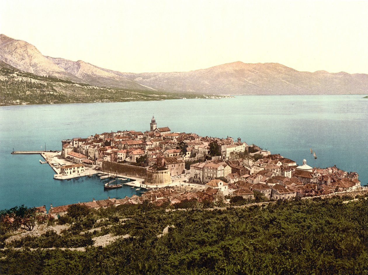Korula, Kroatia, pub. ca. 1890–1900 (kromolitografi) av English Photographer