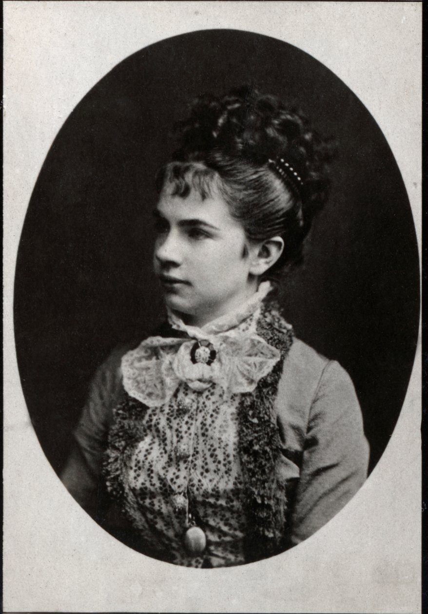 Portrett av erkehertuginne Gisela av Østerrike (1856-1932). av French Photographer