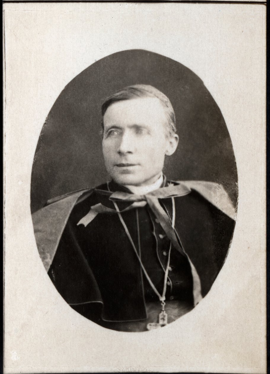 Portrett av James Gibbons (1834-1921), amerikansk kardinal. av French Photographer