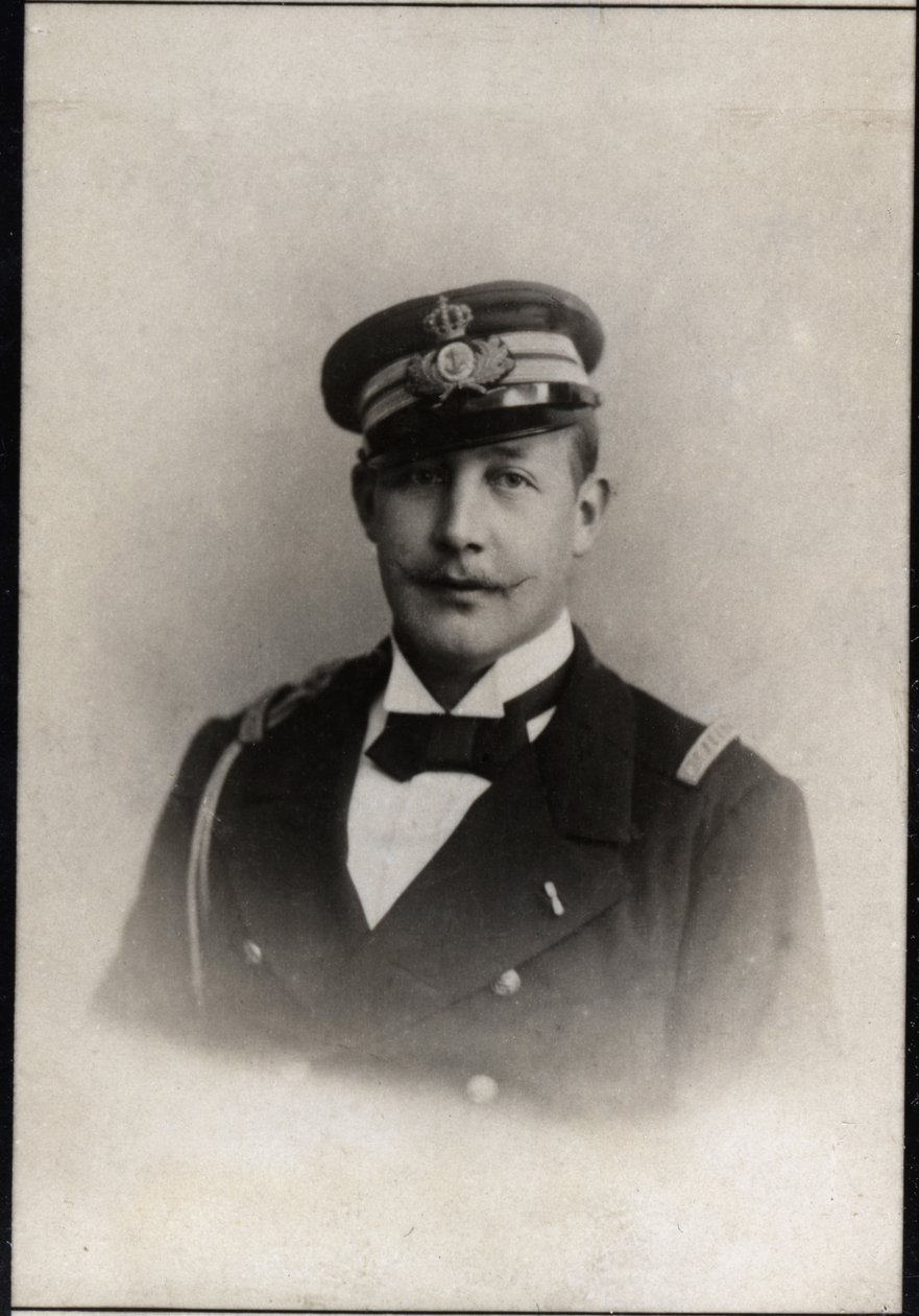 Portrett av prins George av Hellas og Danmark (1869-1957). av French Photographer