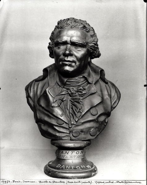 Byste av Georges Danton (1759-94) (malt terrakotta) av French School