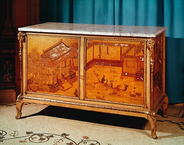 Kommode med dobbelt panel, signert Joseph 1772 (forgylt tre) av French School