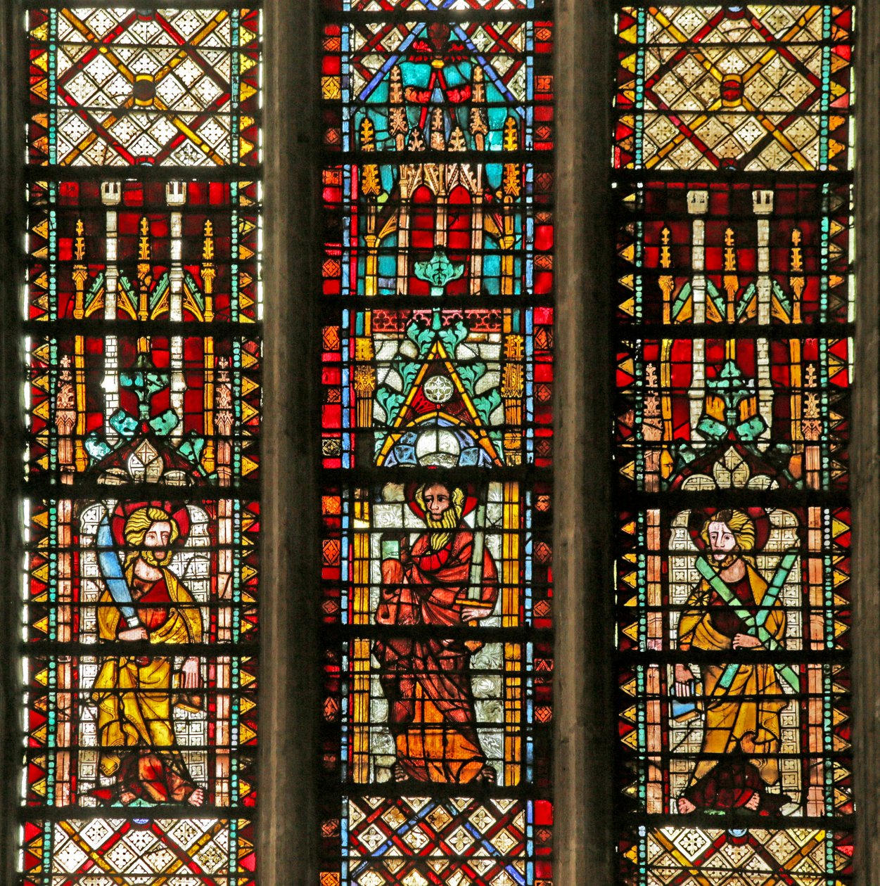 Vindu som viser Saint Jude, Saint Paul, Saint Andrew av French School