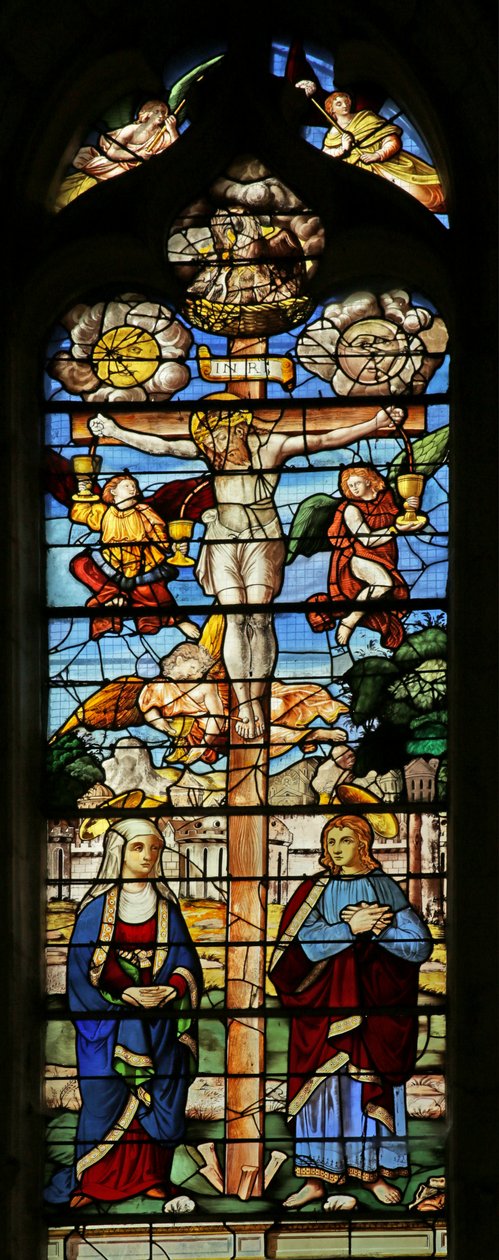 Vindu som viser korsfestelsen med sol, måne, Johannes, jomfru Maria, engler og kalk av French School