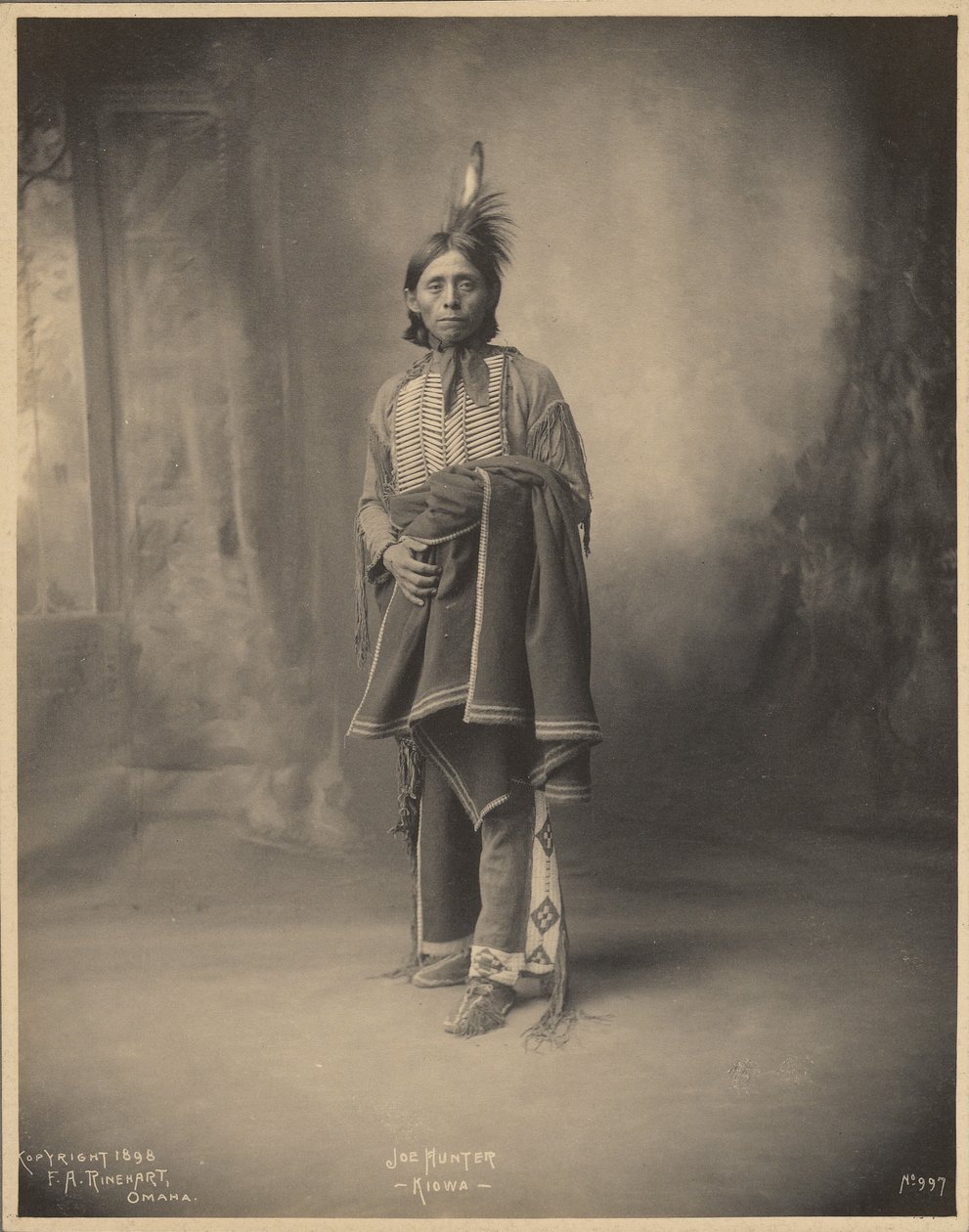  av Adolph F. Muhr