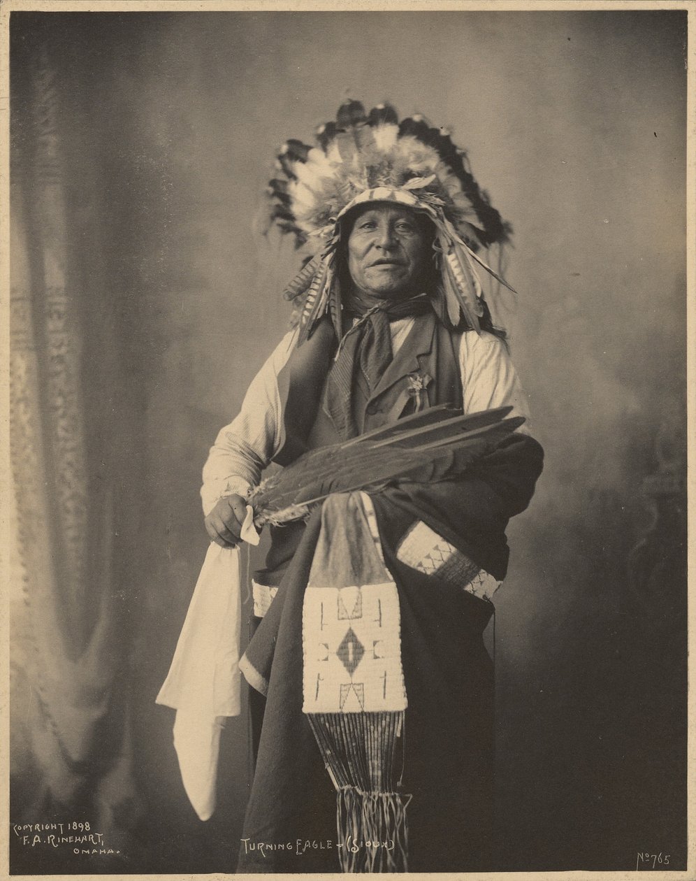  av Adolph F. Muhr