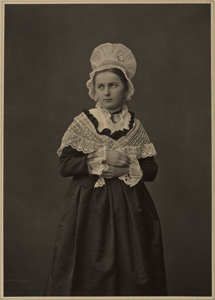 Kvinne i Lorraine-kjole, ca. 1860-70-tallet. av Adolphe Braun