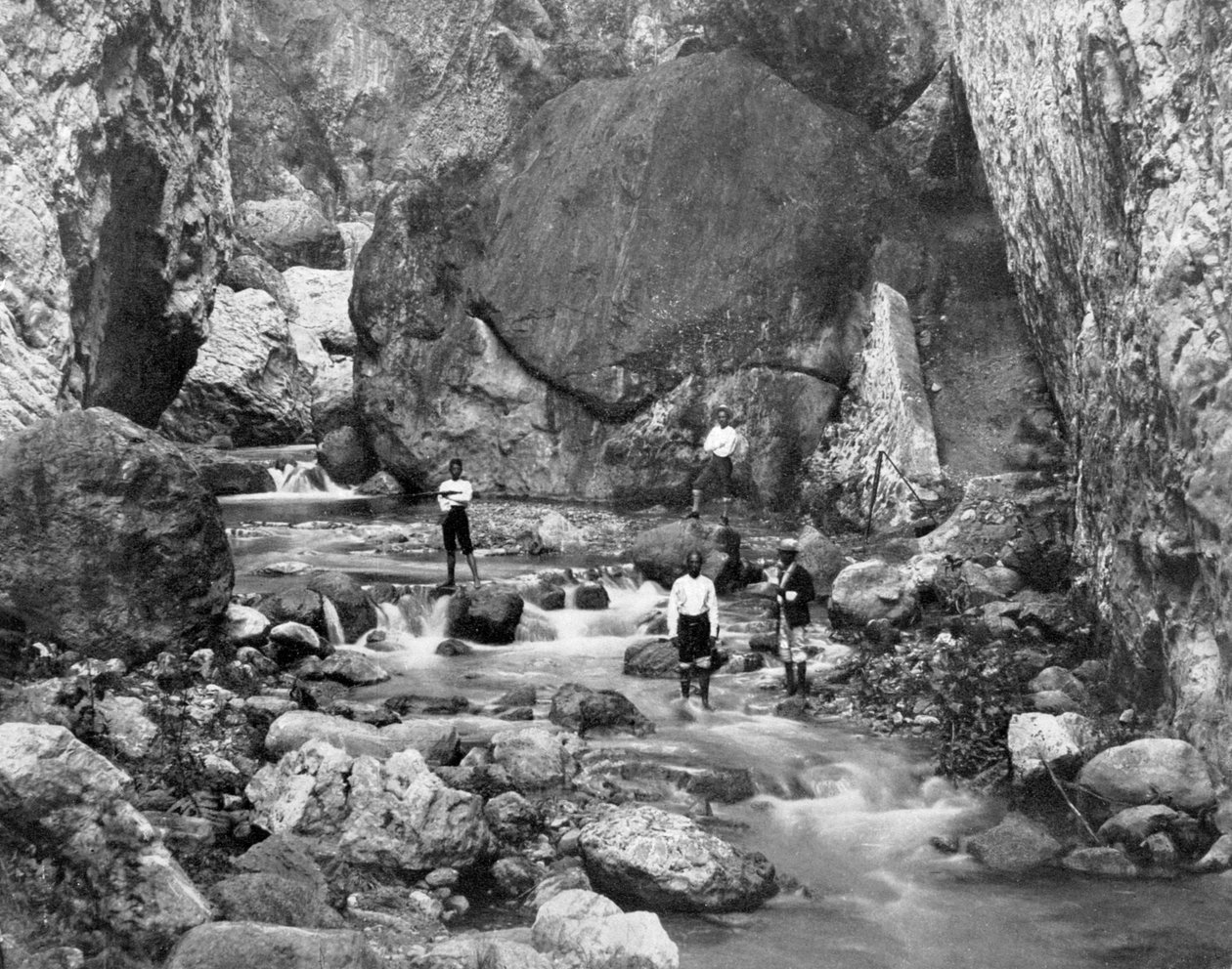 Cane River, Jamaica, c1905. av Adolphe Duperly and Son