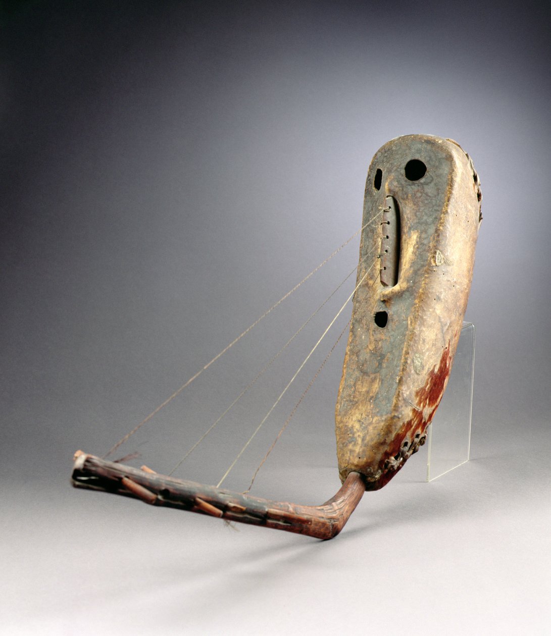 Harpe (skinn og tre) av African