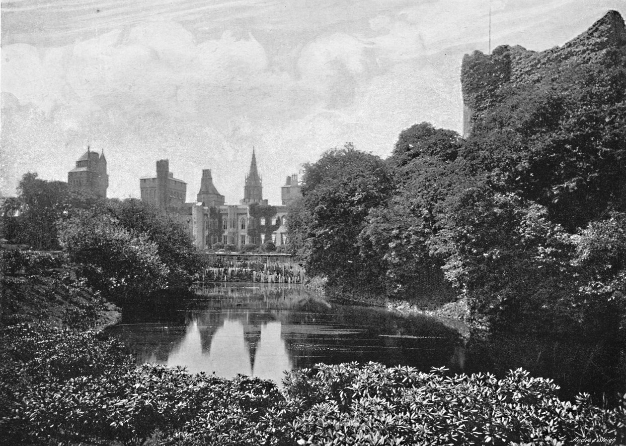 Cardiff Castle: East Front and Keep, c1896 av Alfred Freke