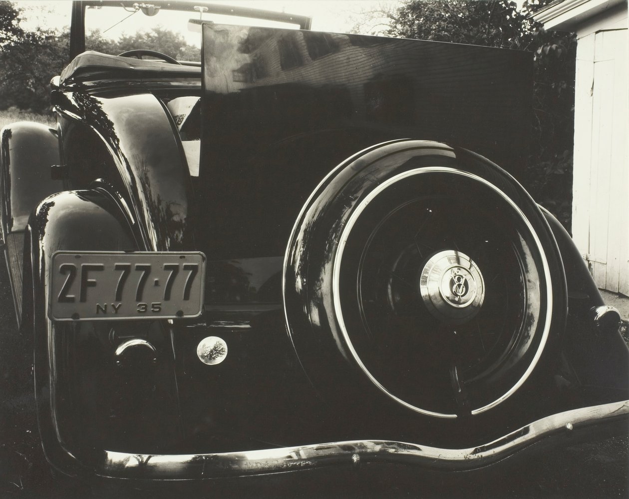 Bil 2F-77-77, 1935. av Alfred Stieglitz