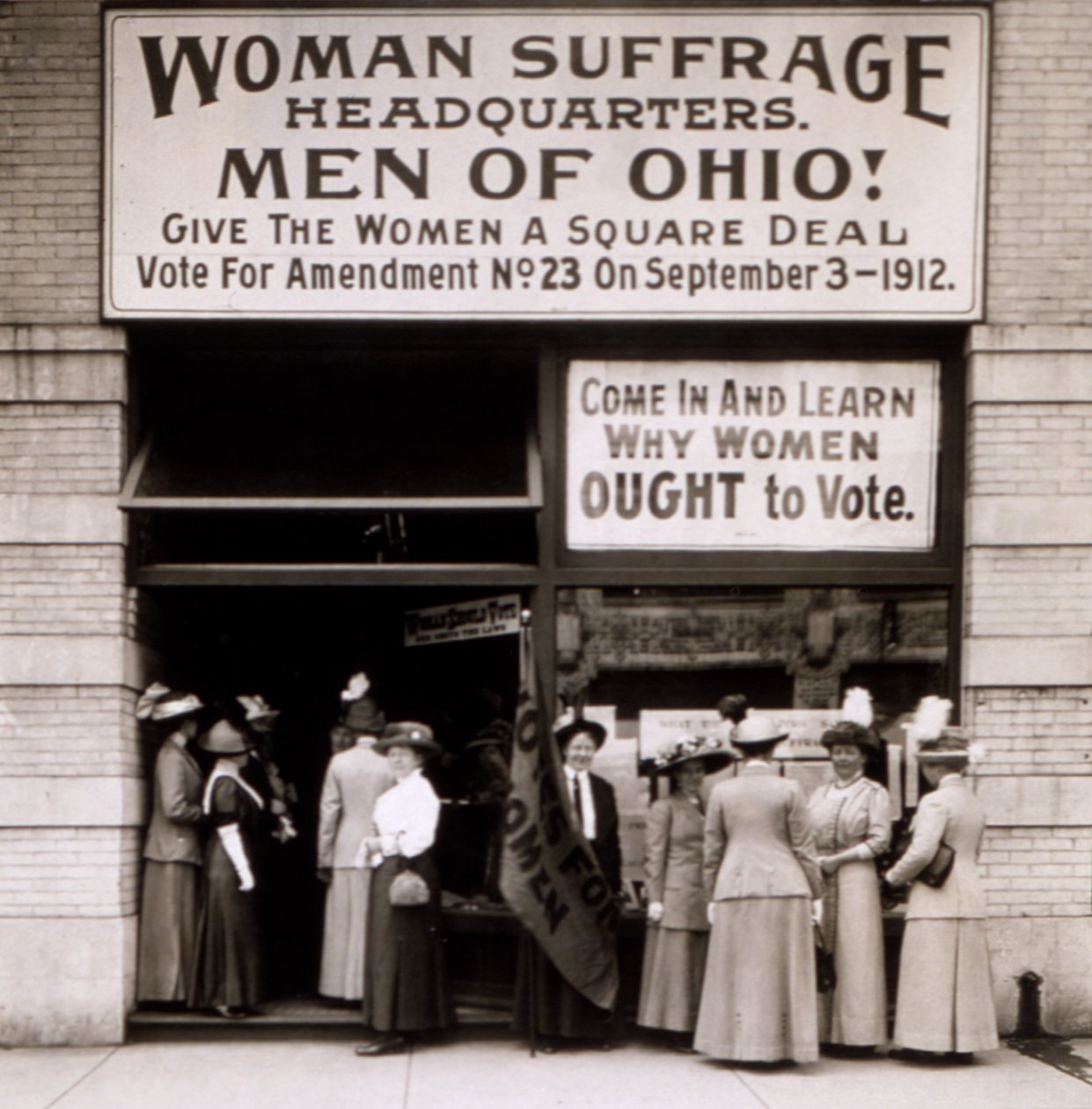 The Womans Suffrage Headquarters of Ohio, 1912 av American Photographer