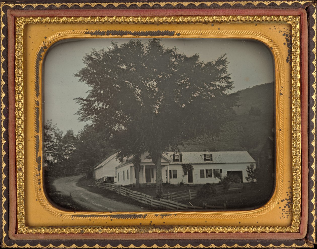 Hus på en åsside av American 19th Century