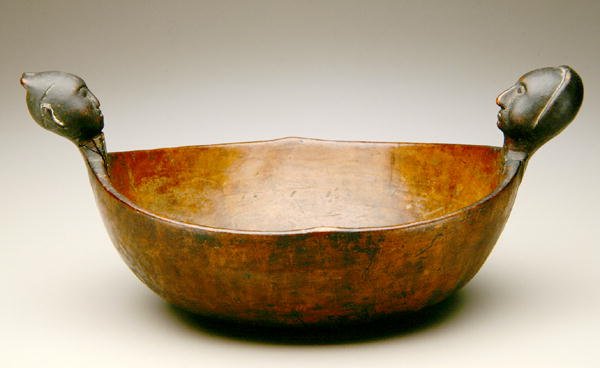 Skål, ca. 1800 (tre og messing) av American School
