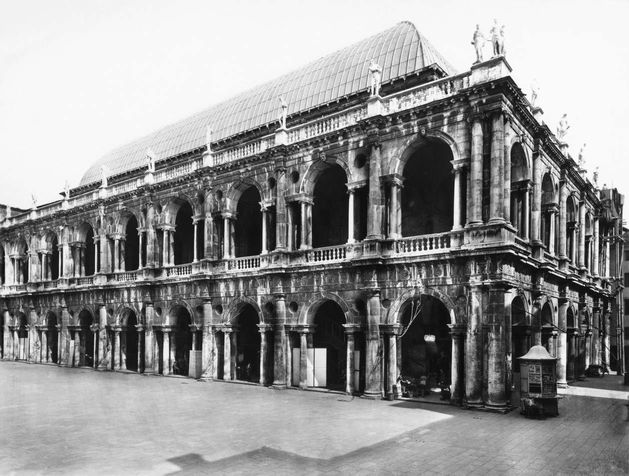 Fasade til Basilica Palladiana, bygget 1549-1614 av Andrea Palladio