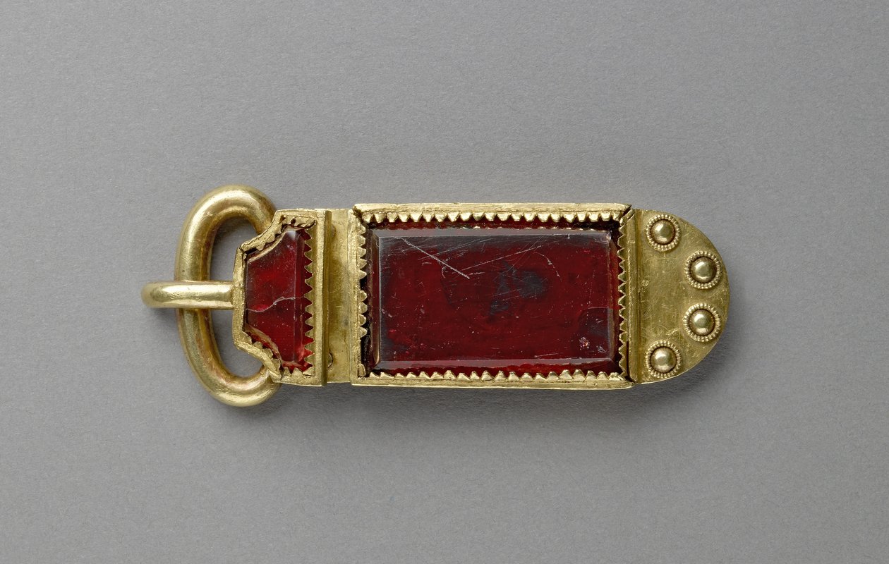 Spenne (granat og gull) av Anglo Saxon