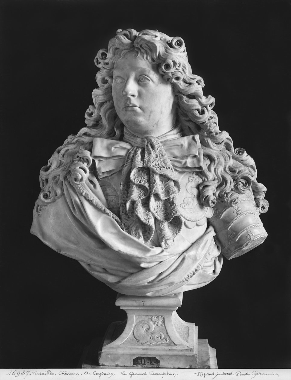Byste av Louis de France (1661-1711) Monseigneur le Dauphin, kjent som Le Grand Dauphin, 1679 (marmor) av Antoine Coysevox