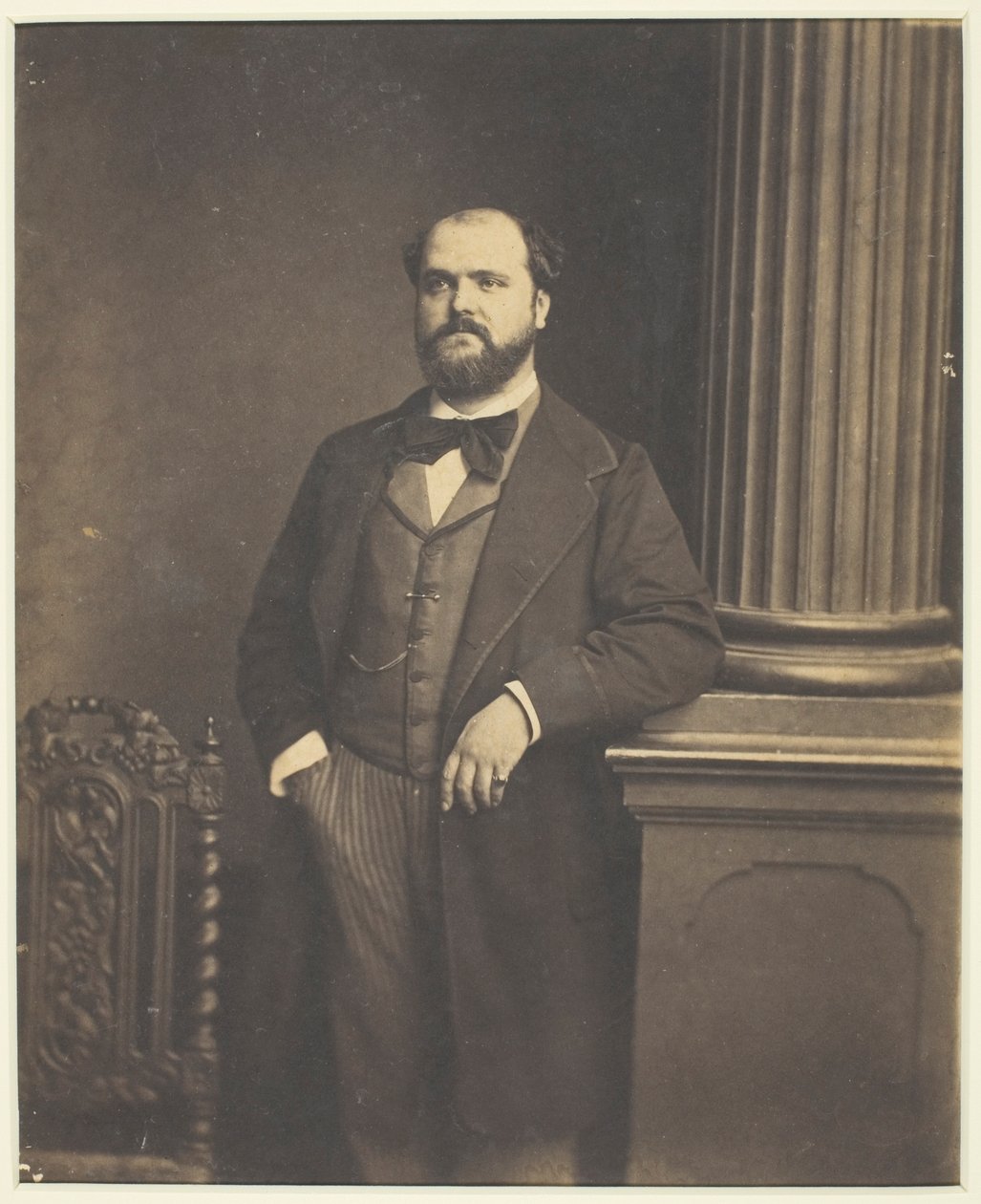 Uten tittel (Man Standing, en Face) av Antoine Samuel Adam Salomon
