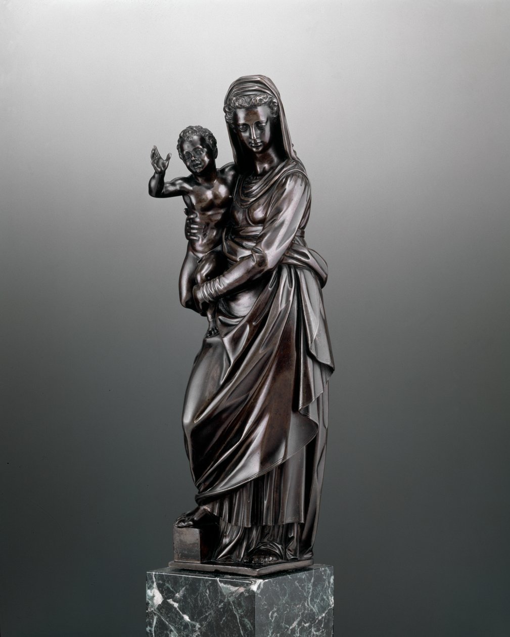 Jomfru og barn, ca. 1600 (bronse) av Antonio Susini