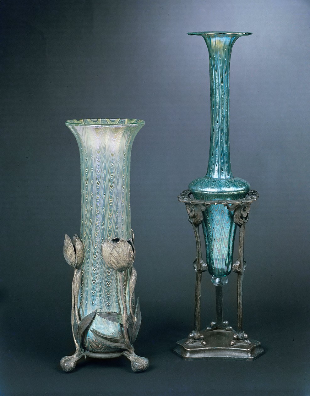 Vaser designet av professor Rudolf Bakalowits for firmaet Bakalowits und Soehne, Wien, 1902 (glass) av Austrian School