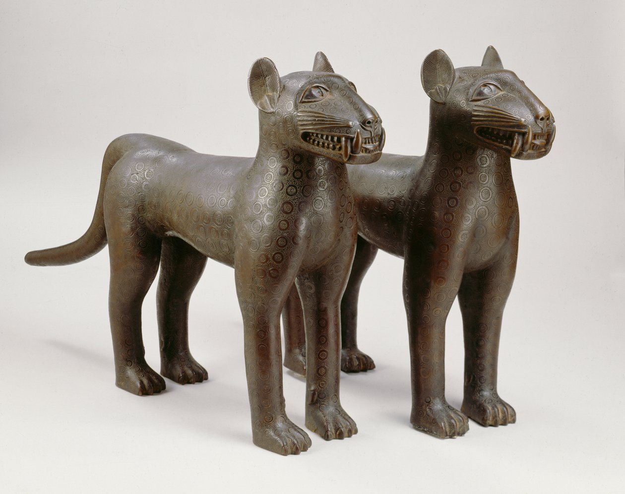 Par leoparder (bronse) av Benin
