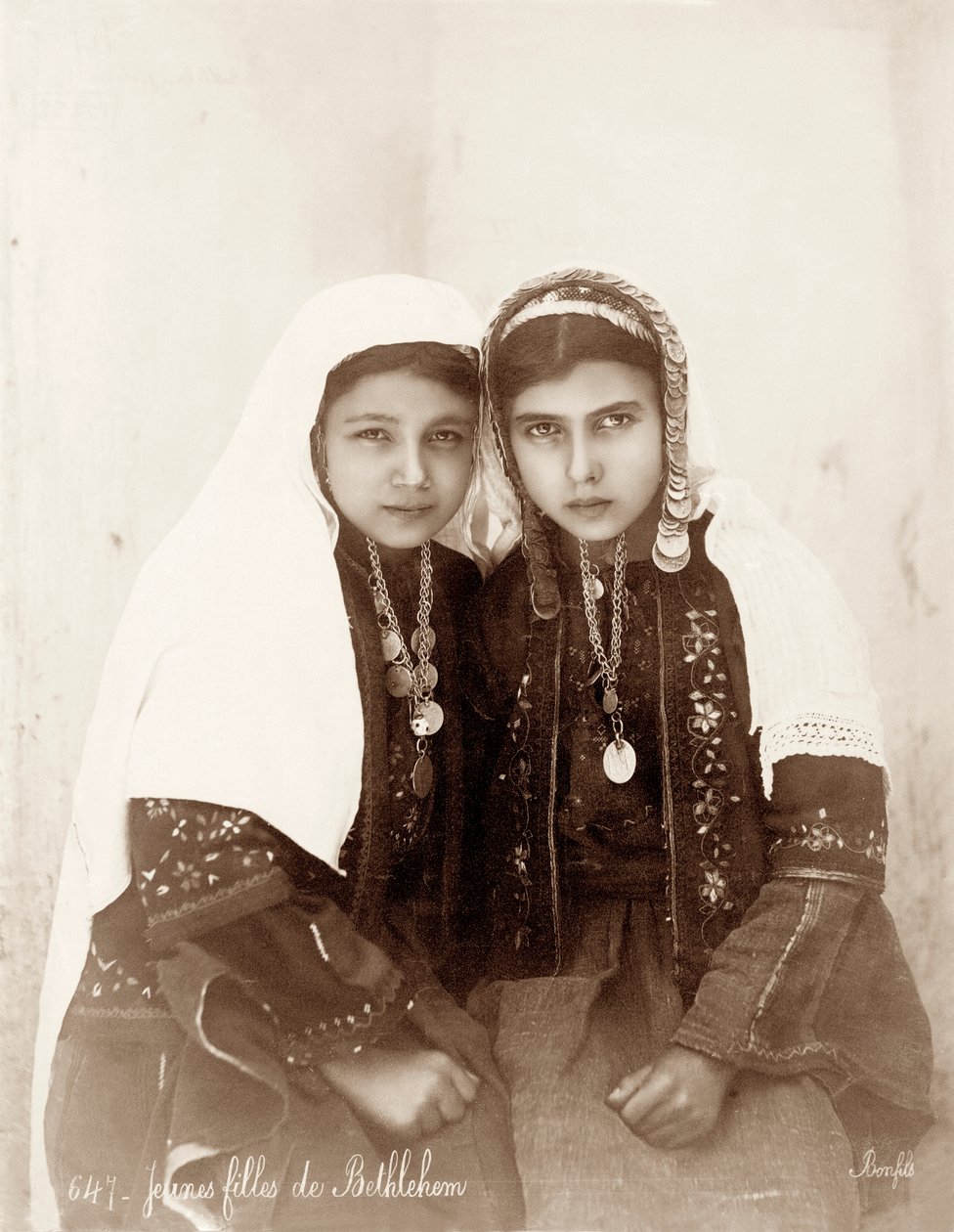 To jenter fra Betlehem, ca. 1867-98 av Bonfils Studio