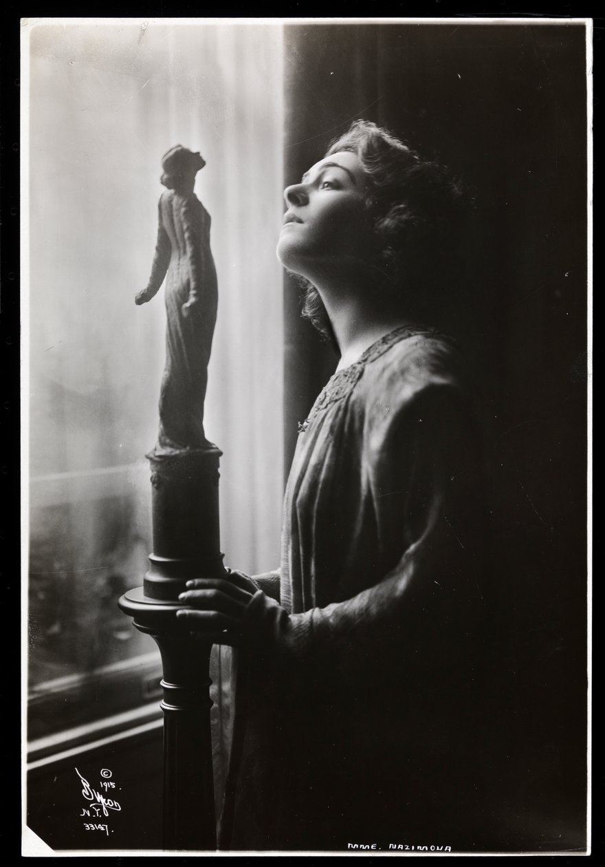 Alla Nazimova, 1915 (sølv gelatintrykk) av Byron Company