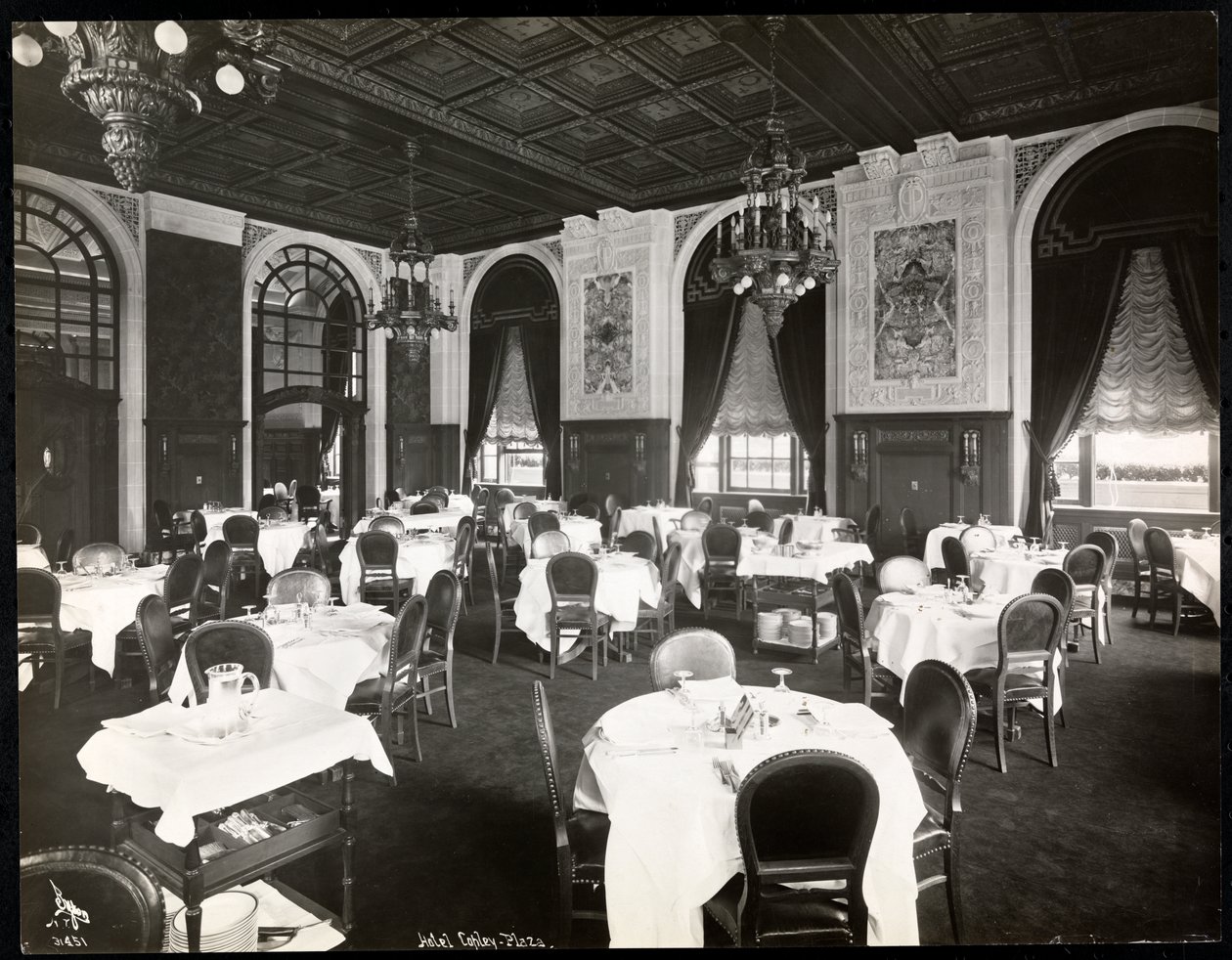 Spisesal på Copley Plaza-hotellet, Boston, 1912 eller 1913 (sølv gelatintrykk) av Byron Company