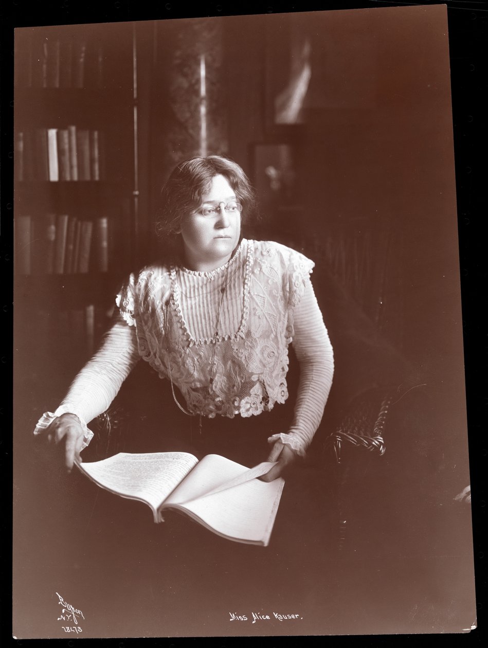 Frøken Alice Kauser, 1910 (sølv gelatintrykk) av Byron Company