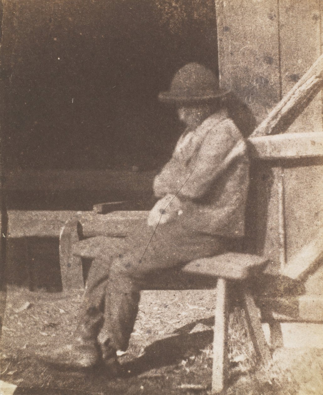 Sittende gutt, 1845-50. av Calvert Jones
