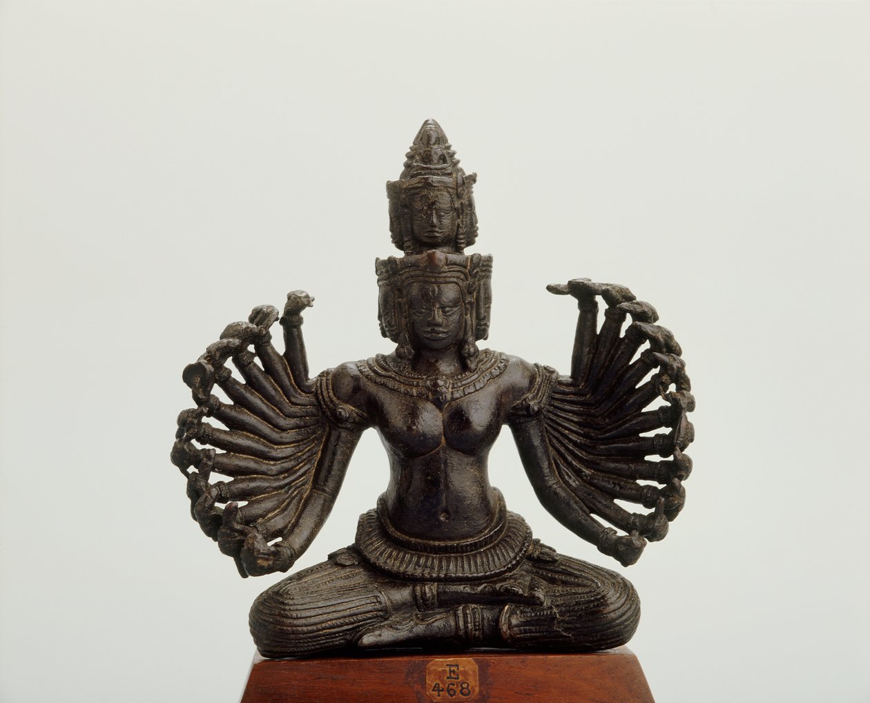 Prajnaparamita (bronse) av Cambodian School