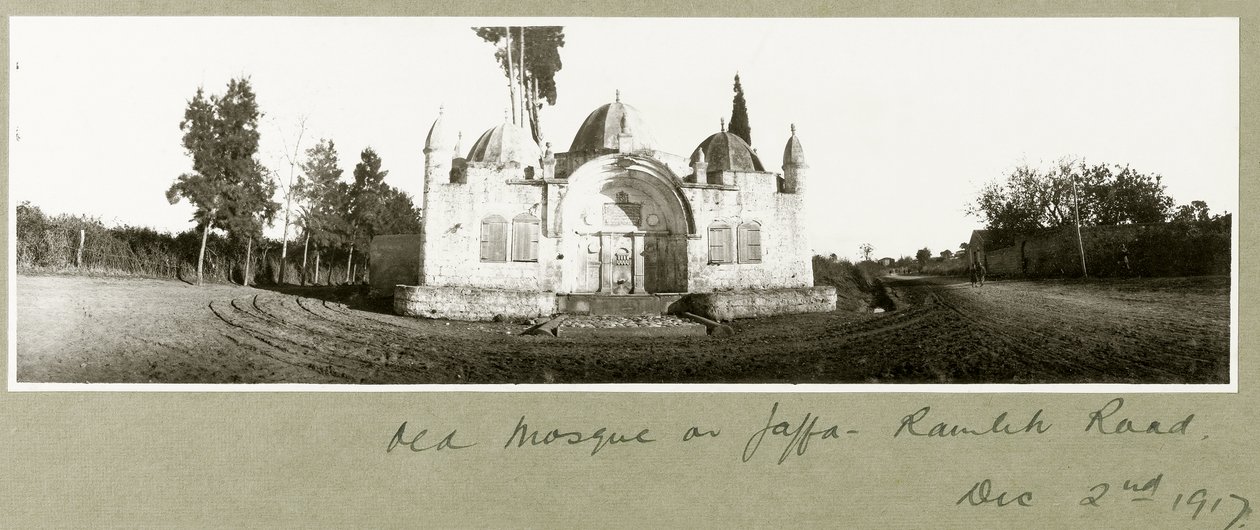 Gammel moske på Ramleh Road, Jaffa, 2. desember 1917 av Capt. Arthur Rhodes