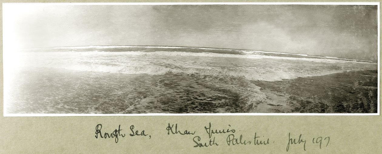 Rough Sea, Khan Yunis, juli 1917 av Capt. Arthur Rhodes