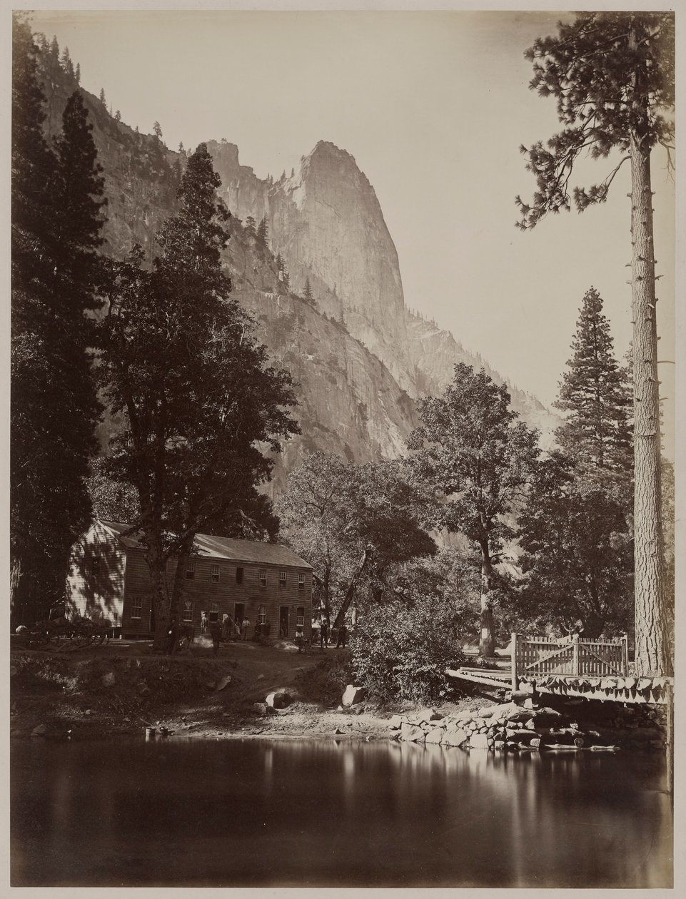 Sentinel Rock, 3270 fot. av Carleton E. Watkins