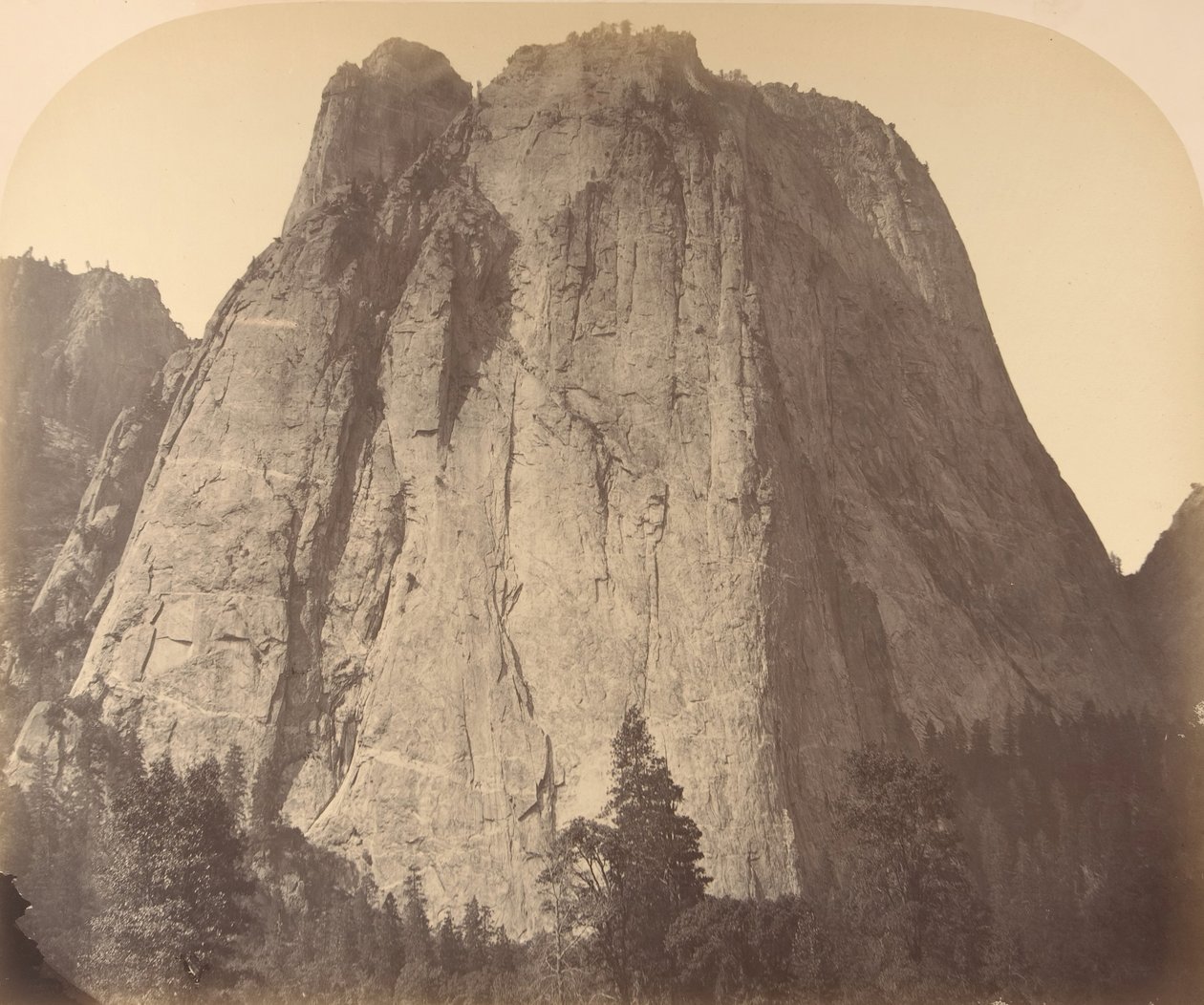 Cathedral Rock, 1861. av Carleton Emmons Watkins