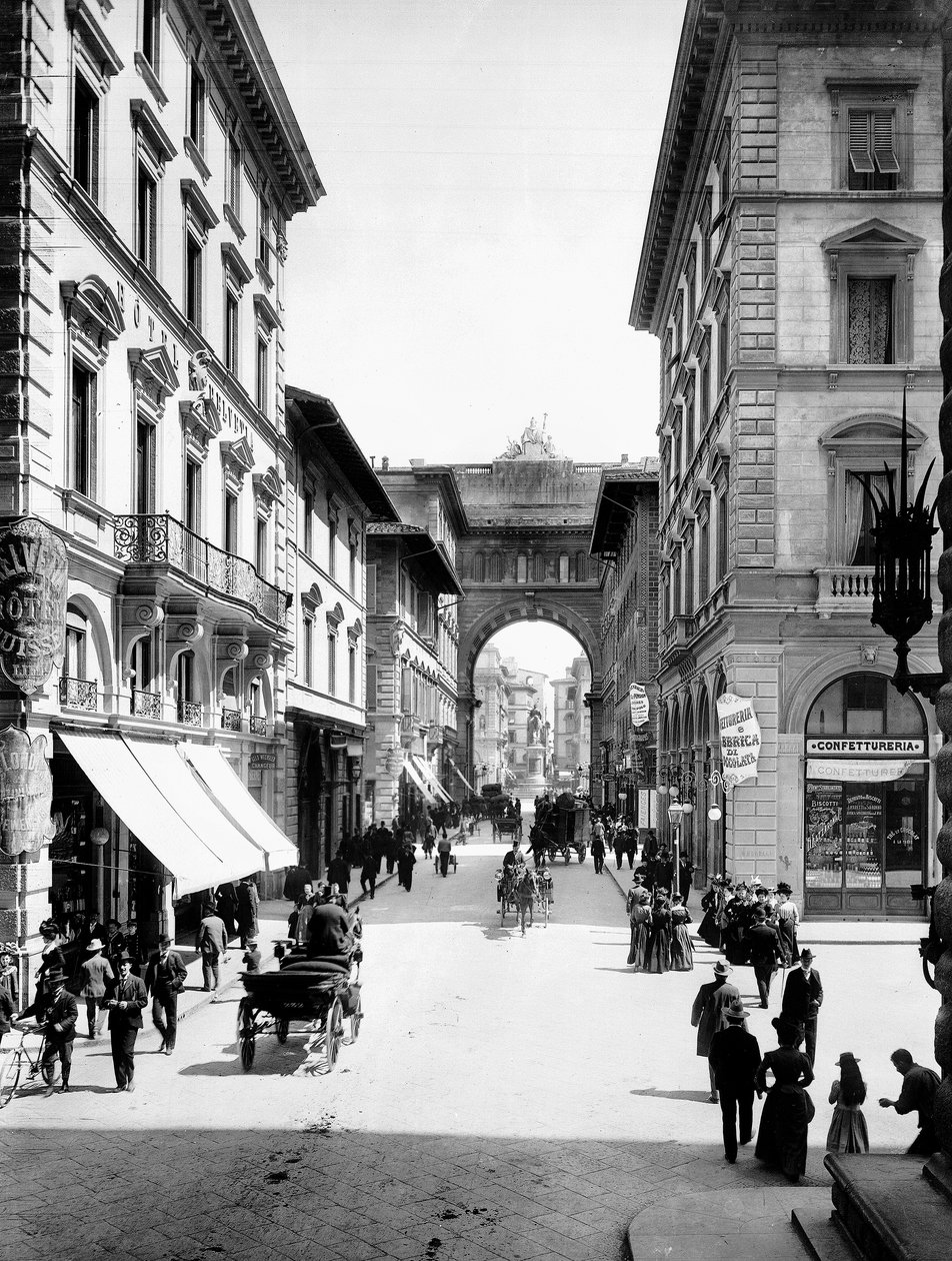 Via Strozzi, Firenze, ca. 1890 (s/hvitt-bilde) av Carlo Brogi