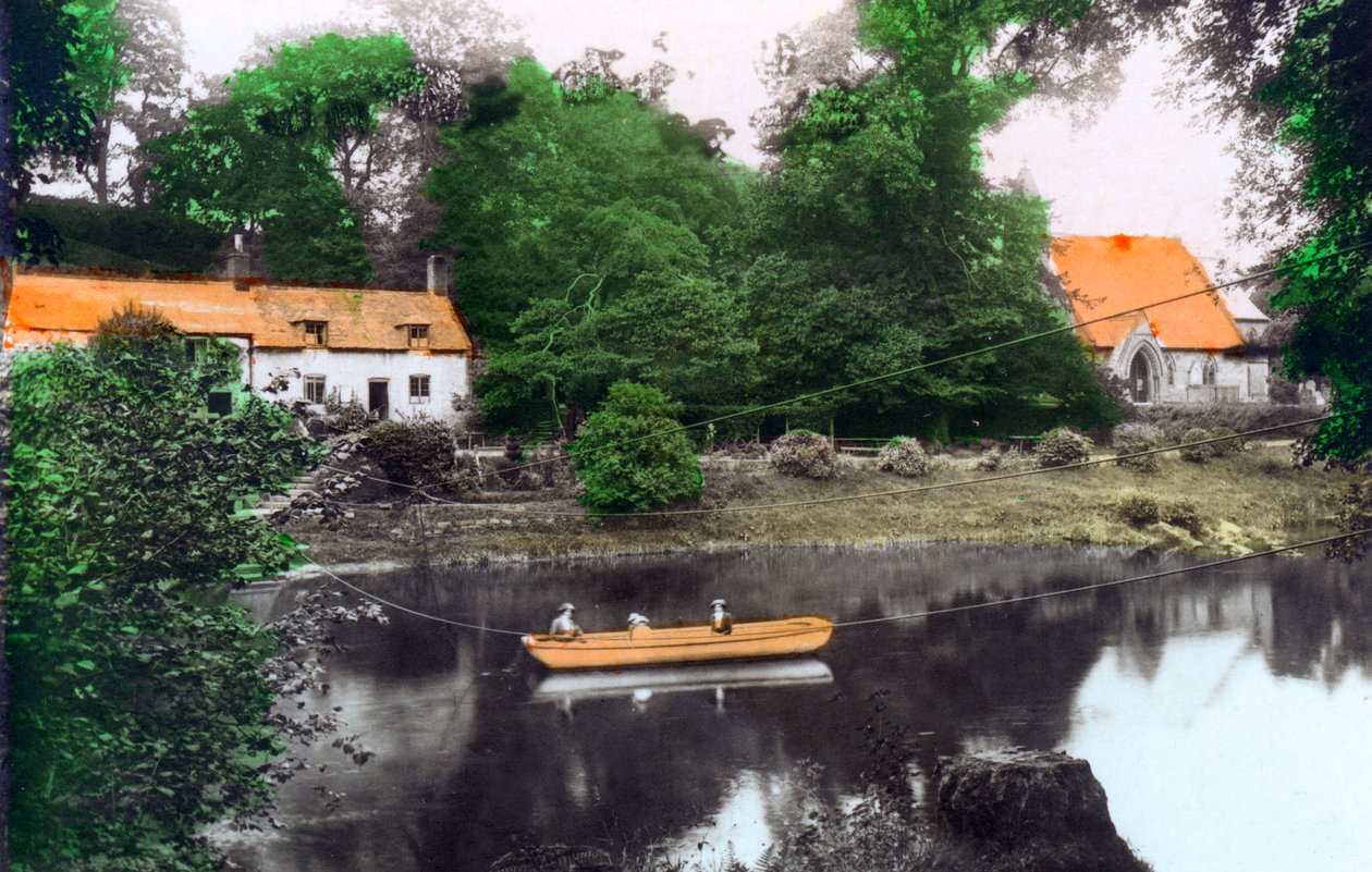 Erbistock Ferry and Church, Wrexham, 1926. av Cavenders Ltd
