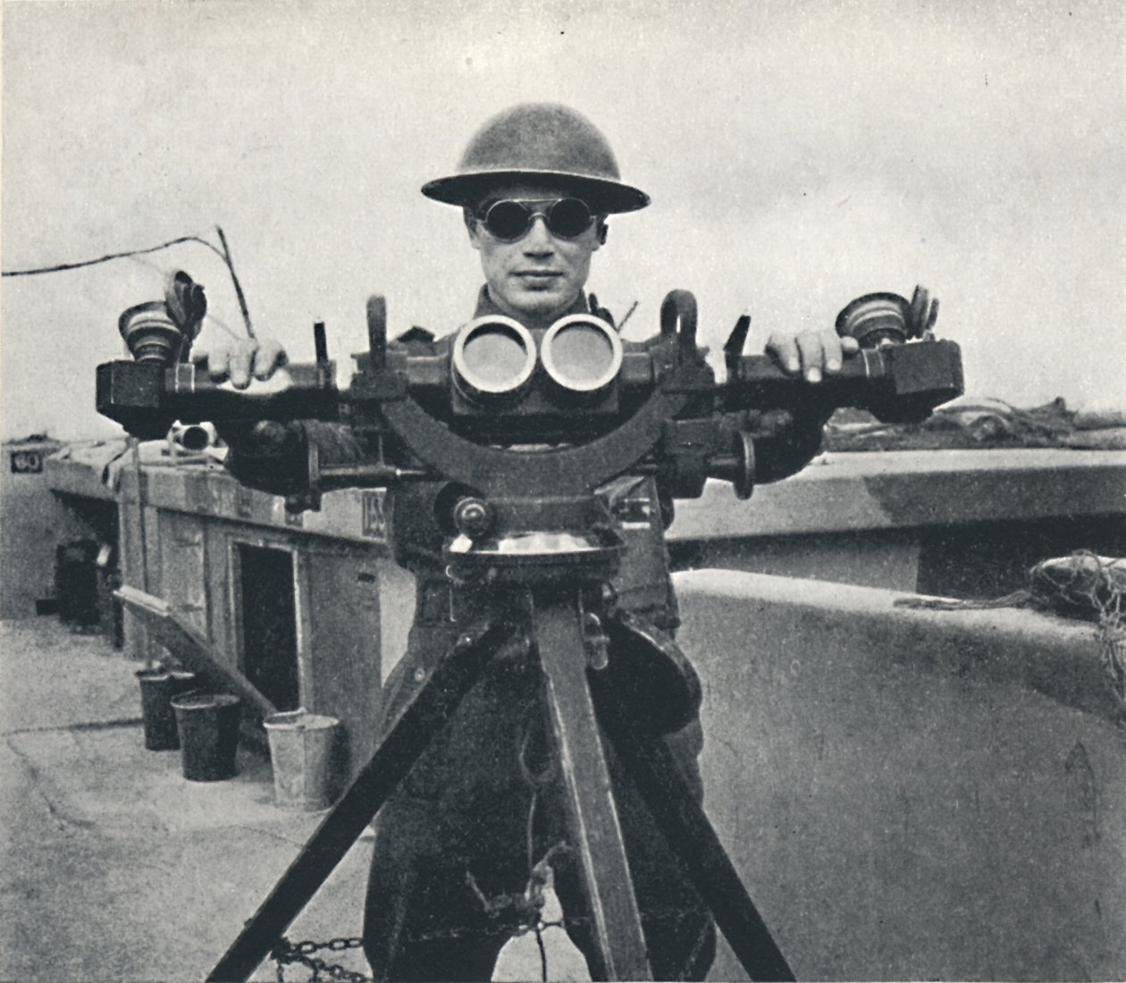 Eyes of the Army, 1941 av Cecil Beaton