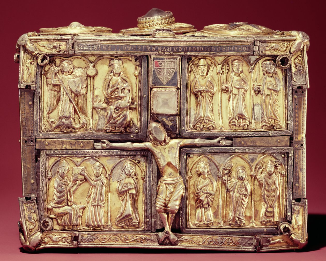 Toppen av bokhelligdommen Domnach Airgid, Clones, County Monaghan, 8. århundre, ombygd i ca. 1350 (barlind dekket med tinnbelagt bronse og sølvforgylt plater) av Celtic