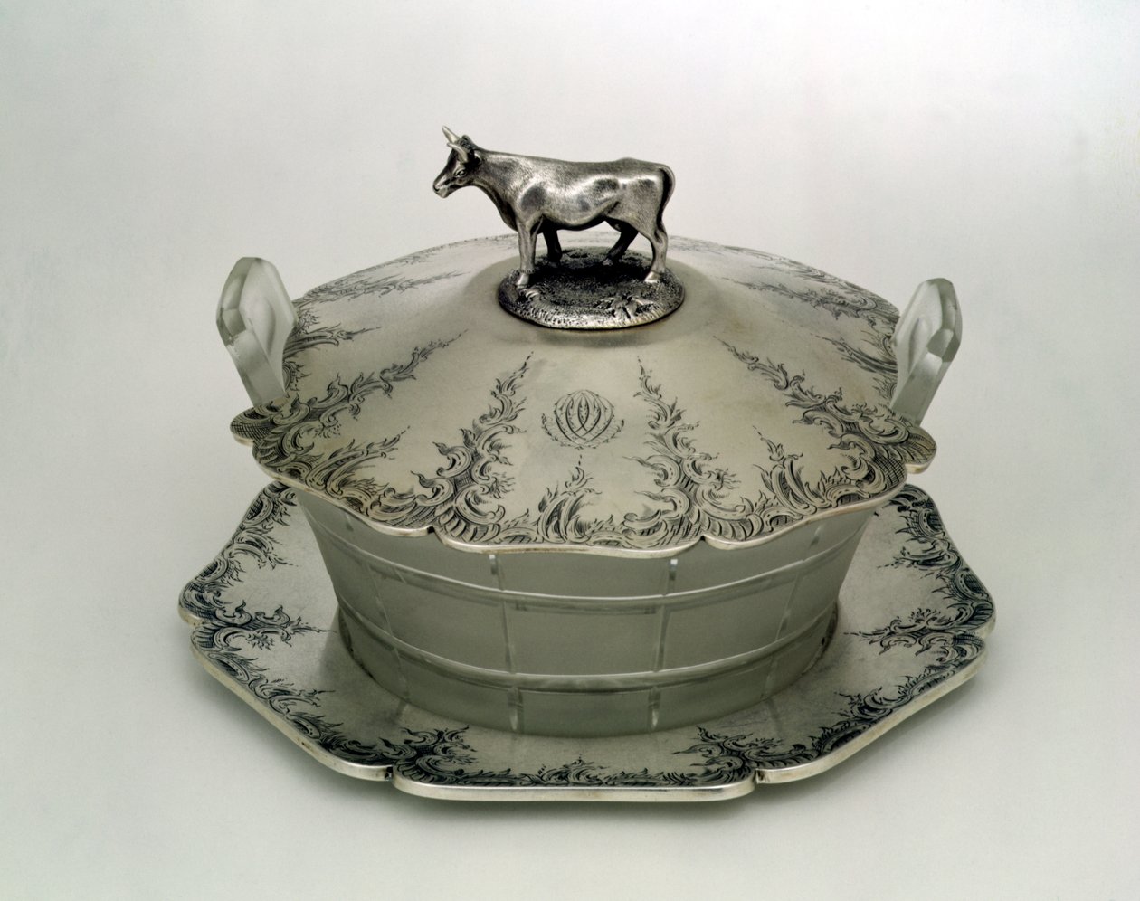Smørfat med frostet glassbunn (sølv og frostet glass) av Charles and George Fox