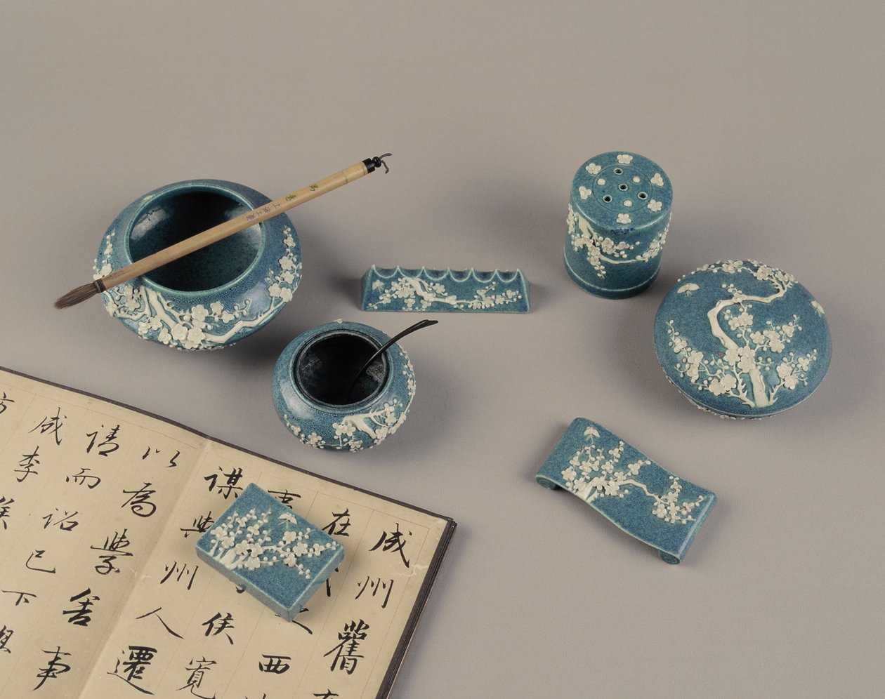 Verktøy for kinesisk kalligrafi (blandet media) av Chinese School