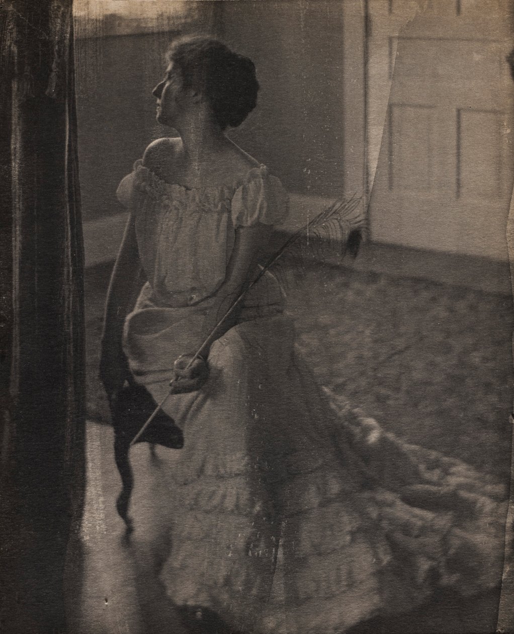 Påfuglfjæren, ca. 1902. av Clarence H. White