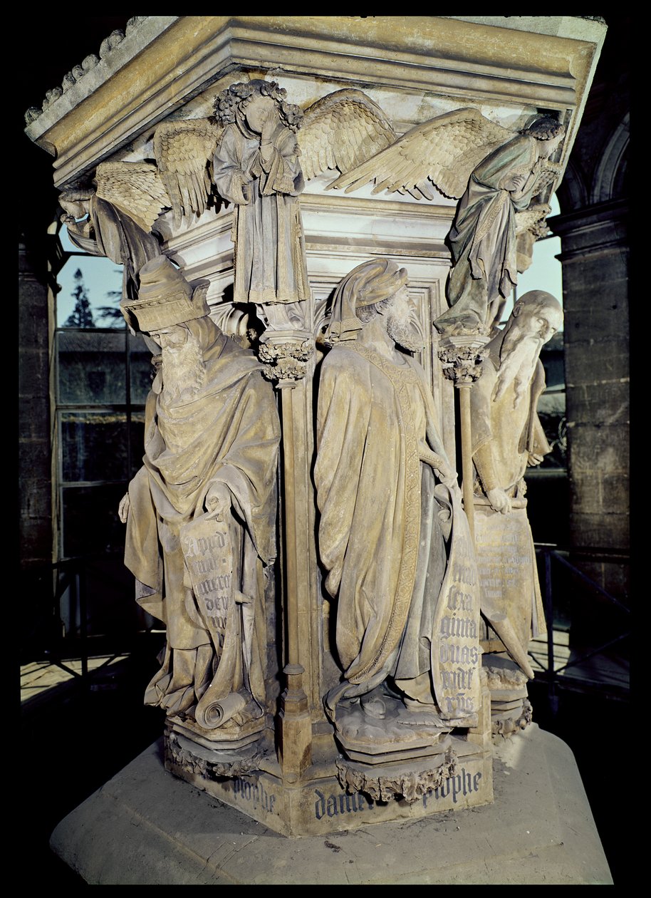 Moses-brønn, detalj som viser den sekskantede pidestallen med figurene til Daniel (i midten) og Zacharias (til venstre) 1395-1404 av Claus and Malouel, Jean Sluter